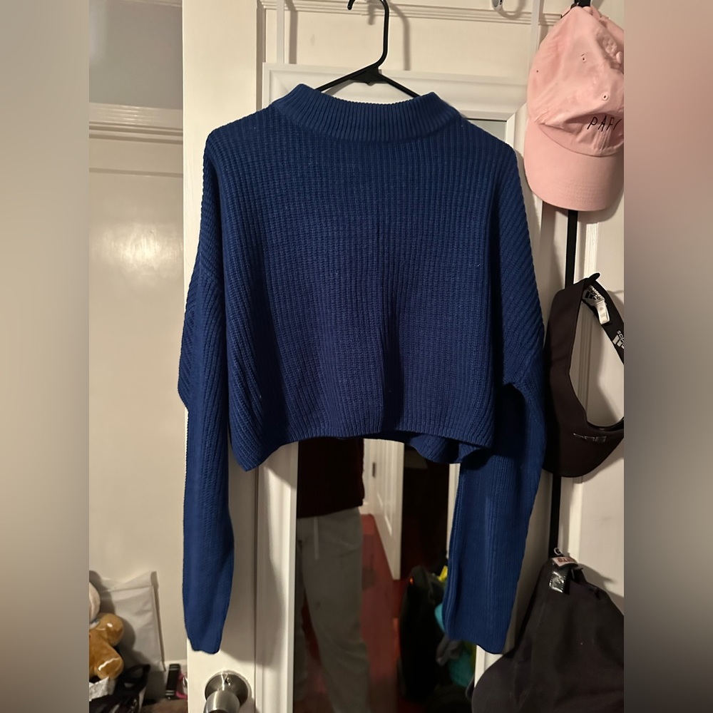 H&M Divided Crewneck Shrunken Fit Long Sleeve Crop Blue Sweater Women Large New